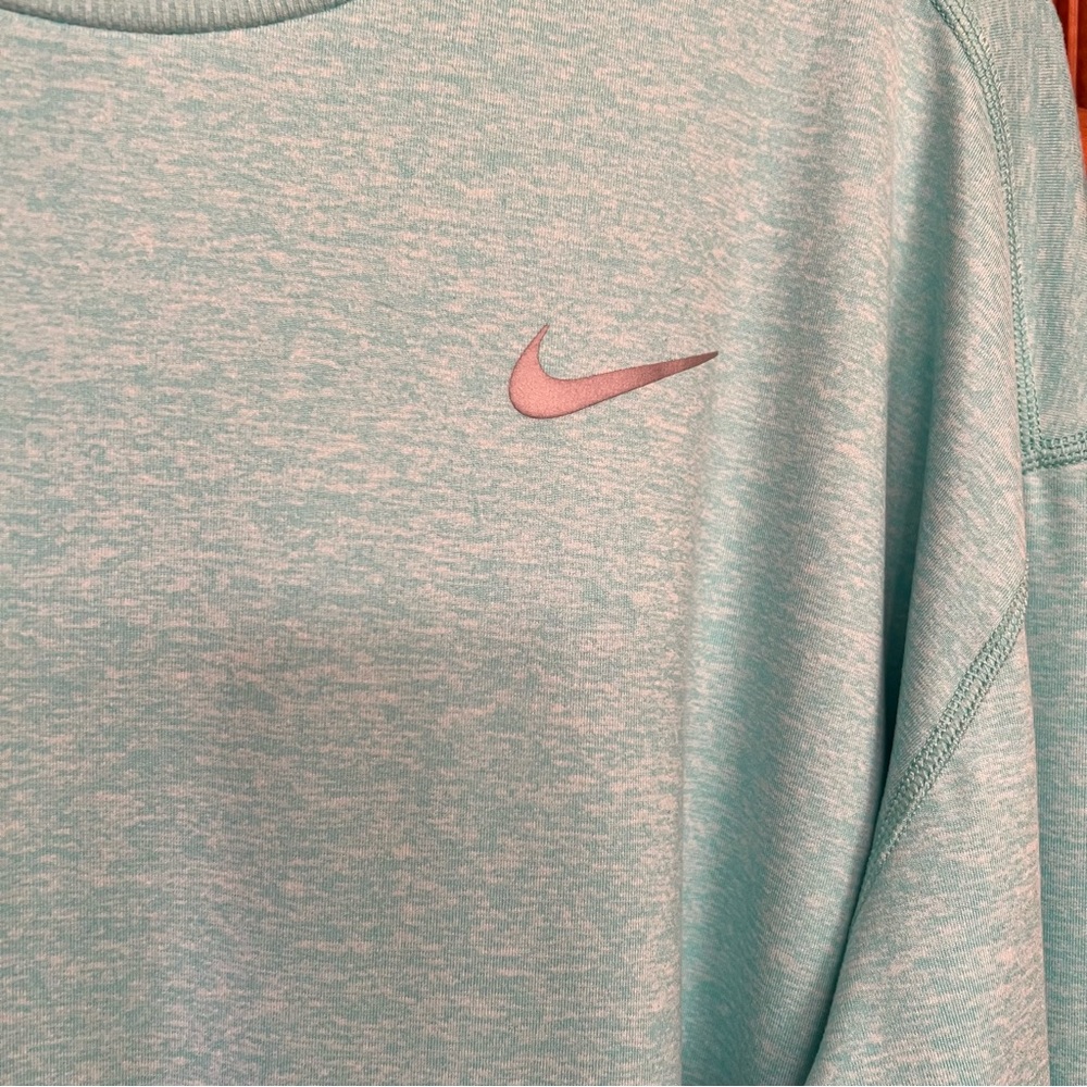 Nike Running Dri-Fit long sleeve shirt with monkey-cuffs (color- seafoam) - Picture 8 of 8